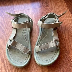 Teva Hurricane XLT 2 Sandal | size 6 women’s